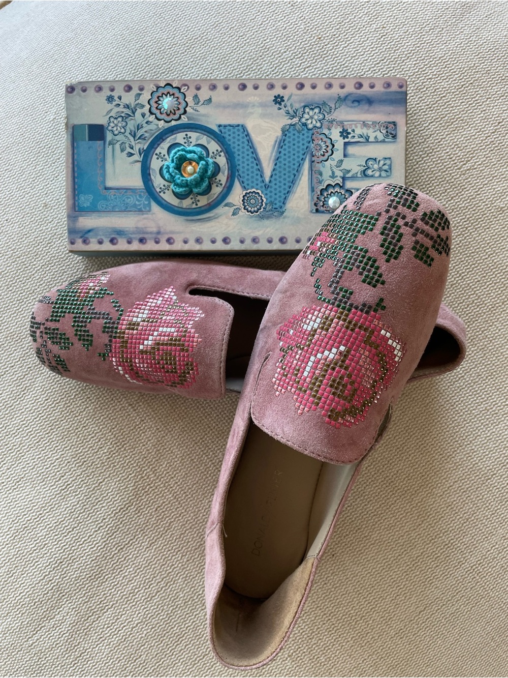 Donald J Pliner Suede Pink Floral Embroidered Women’s Loafers Patent Leather Hee